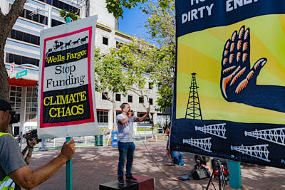 Dropping The Banner On Wells Fargo's Fossil Foolishness:May 18, 2022