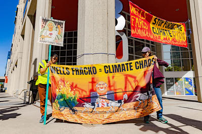 Dropping The Banner On Wells Fargo's Fossil Foolishness:May 18, 2022